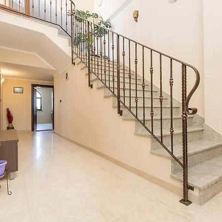 Penthouse Aurora Apartamento Manjadvorci