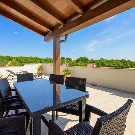 Penthouse Aurora شقة