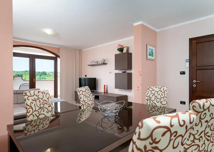 Penthouse Aurora Manjadvorci